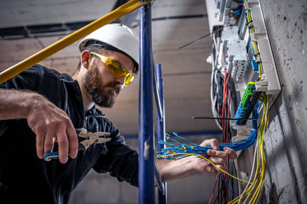 Best Local Electrician Companies  in East Troy, WI